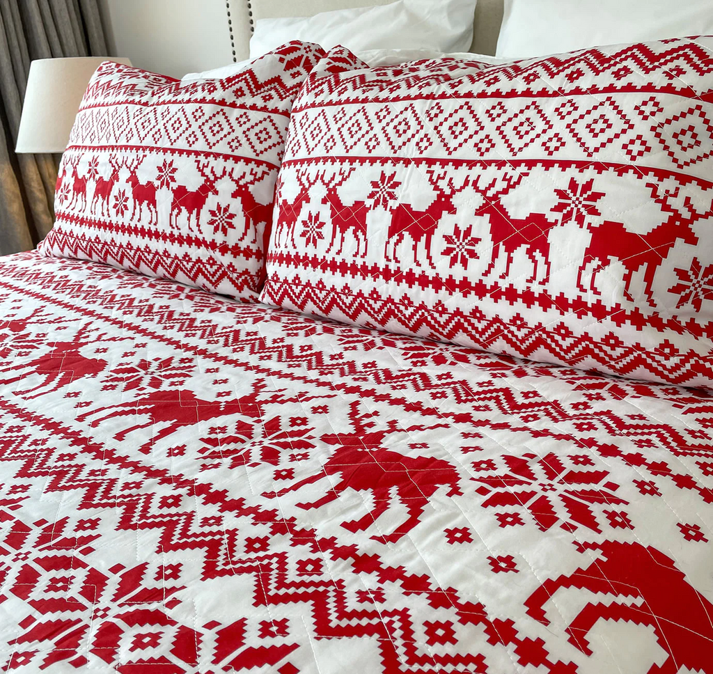 christmas bedding such as christmas duvets and quilts